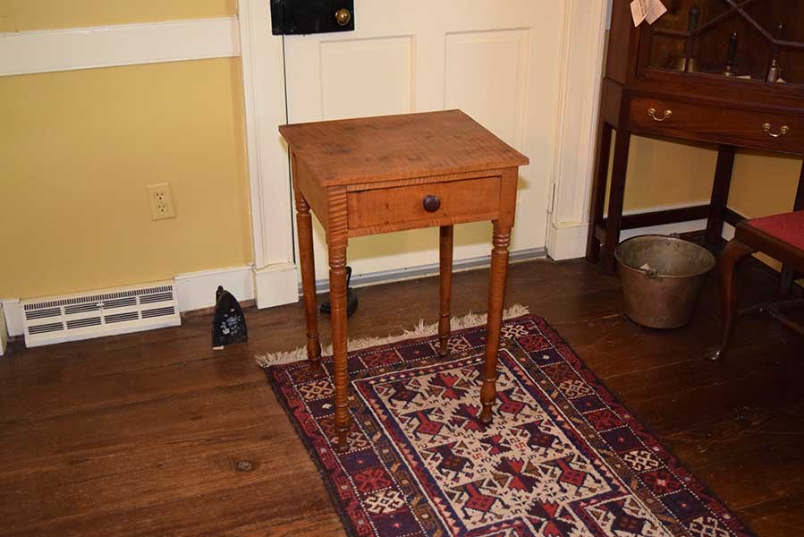 Tiger Maple One Drawer End Table