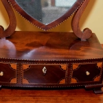 American Shaving Stand