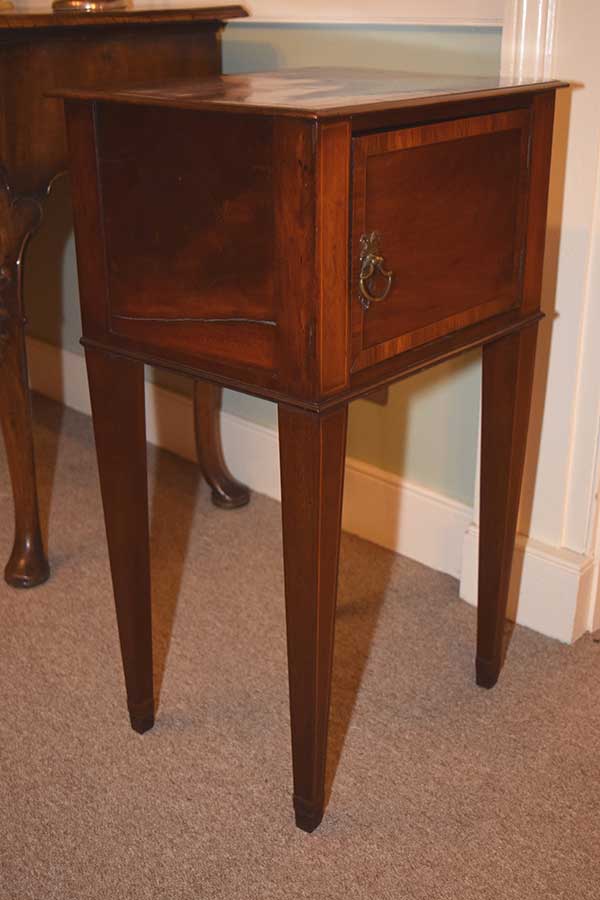 Commode Stand