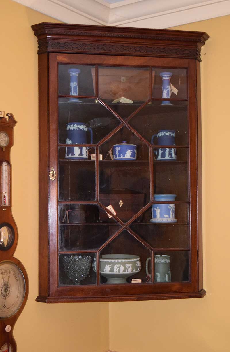 Hanging Corner Cupboard