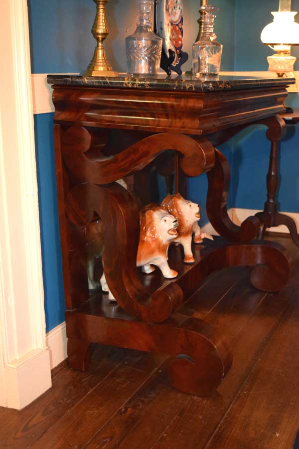 Petticoat Table With Black Marble Top