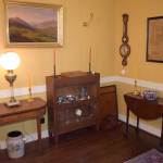 Upstairs : Hallway to Downstairs